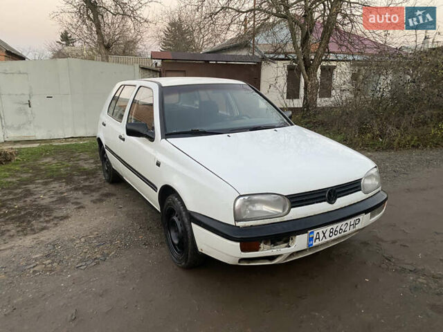 Белый Фольксваген Гольф, объемом двигателя 1.39 л и пробегом 200 тыс. км за 1350 $, фото 7 на Automoto.ua