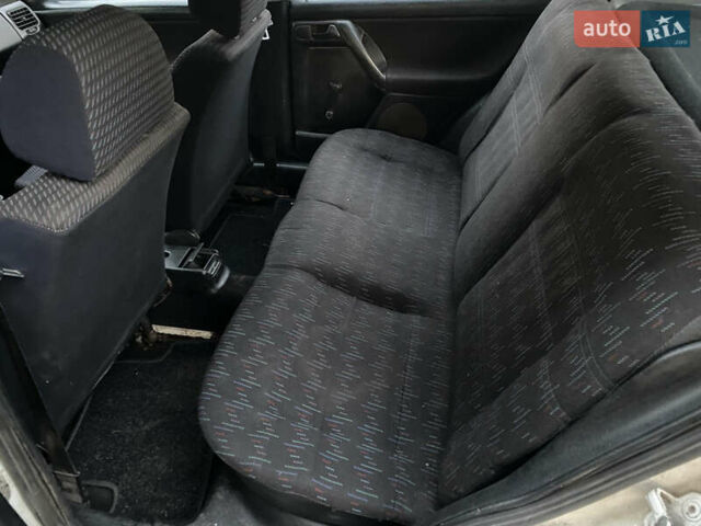 Белый Фольксваген Гольф, объемом двигателя 1.39 л и пробегом 200 тыс. км за 1350 $, фото 15 на Automoto.ua