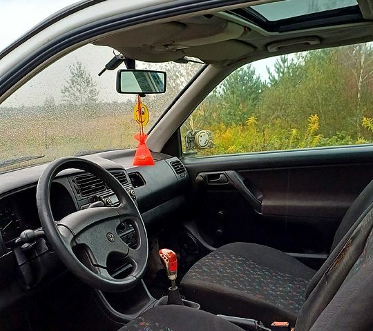 Білий Фольксваген Гольф, об'ємом двигуна 1.4 л та пробігом 240 тис. км за 1250 $, фото 3 на Automoto.ua