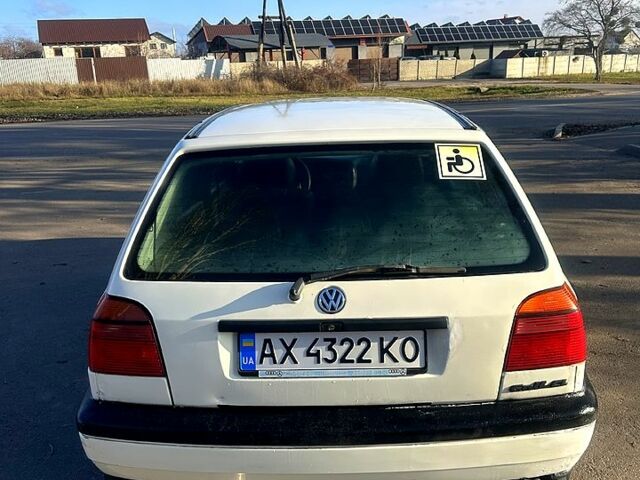 Белый Фольксваген Гольф, объемом двигателя 1.4 л и пробегом 280 тыс. км за 1800 $, фото 6 на Automoto.ua