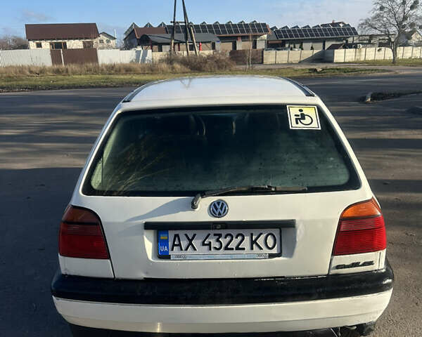 Білий Фольксваген Гольф, об'ємом двигуна 1.39 л та пробігом 280 тис. км за 1800 $, фото 2 на Automoto.ua