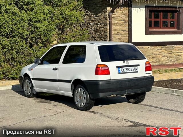 Білий Фольксваген Гольф, об'ємом двигуна 1.8 л та пробігом 216 тис. км за 3399 $, фото 6 на Automoto.ua