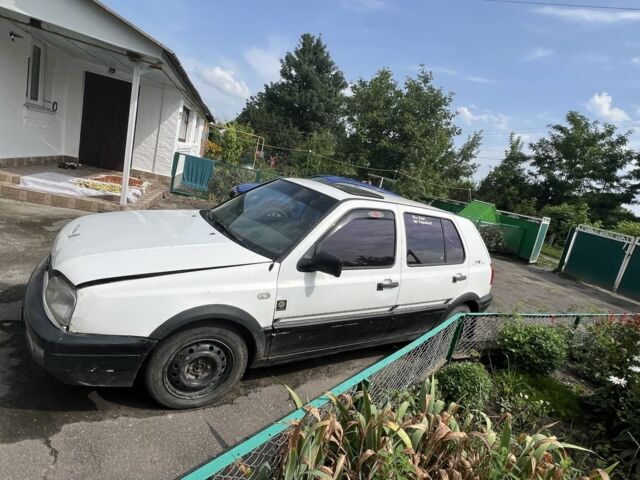 Фольксваген Гольф 1995 у Вінниці на Automoto.ua Білий Фольксваген Гольф, об'ємом двигуна 1.4 л та пробігом 200 тис. км за 1400 $, фото 2 на Automoto.ua