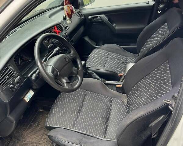 Белый Фольксваген Гольф, объемом двигателя 1.98 л и пробегом 400 тыс. км за 2600 $, фото 5 на Automoto.ua