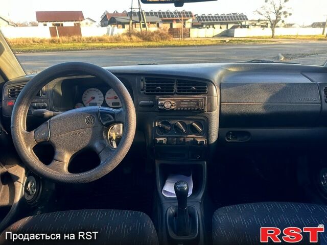 Белый Фольксваген Гольф, объемом двигателя 1.4 л и пробегом 280 тыс. км за 1800 $, фото 8 на Automoto.ua