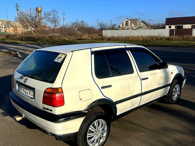 Белый Фольксваген Гольф, объемом двигателя 1.4 л и пробегом 280 тыс. км за 1800 $, фото 5 на Automoto.ua