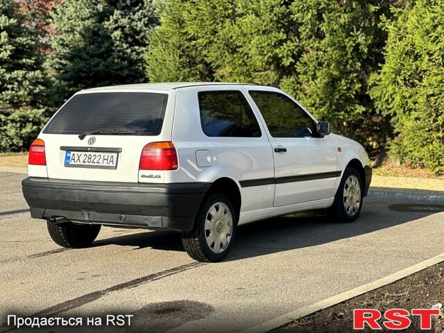 Білий Фольксваген Гольф, об'ємом двигуна 1.8 л та пробігом 216 тис. км за 3399 $, фото 7 на Automoto.ua