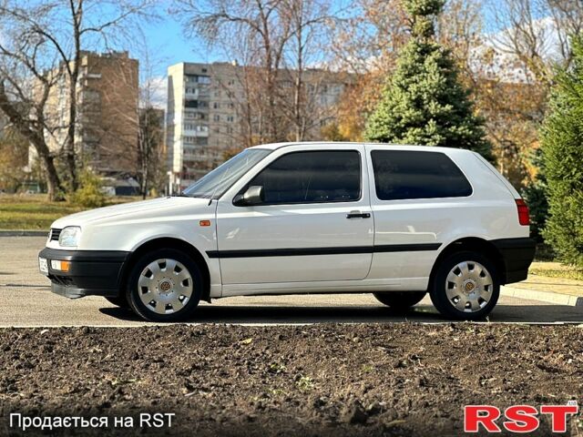 Білий Фольксваген Гольф, об'ємом двигуна 1.8 л та пробігом 216 тис. км за 3399 $, фото 4 на Automoto.ua