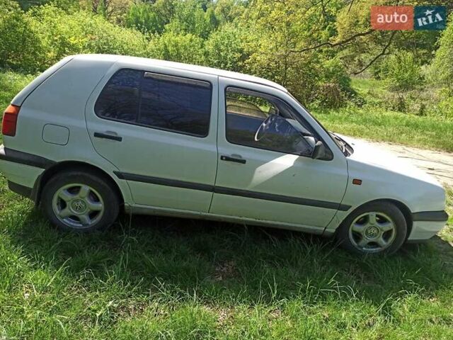 Білий Фольксваген Гольф, об'ємом двигуна 1.78 л та пробігом 240 тис. км за 2400 $, фото 3 на Automoto.ua