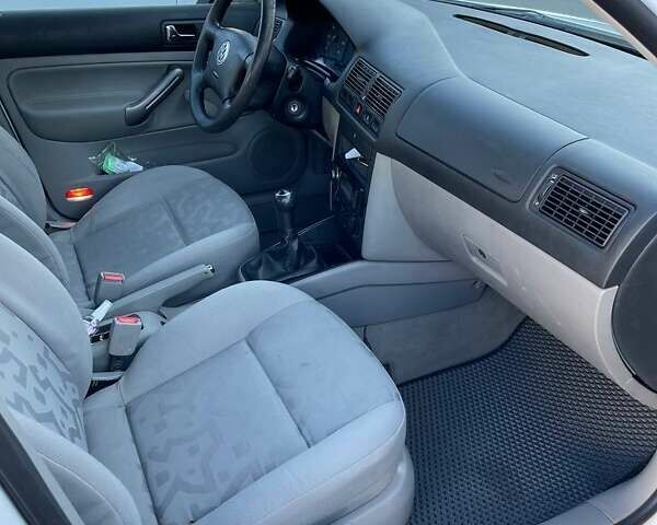 Білий Фольксваген Гольф, об'ємом двигуна 1.4 л та пробігом 226 тис. км за 4600 $, фото 6 на Automoto.ua