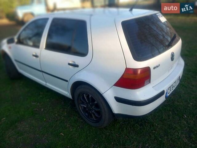 Белый Фольксваген Гольф, объемом двигателя 1.4 л и пробегом 347 тыс. км за 2900 $, фото 9 на Automoto.ua