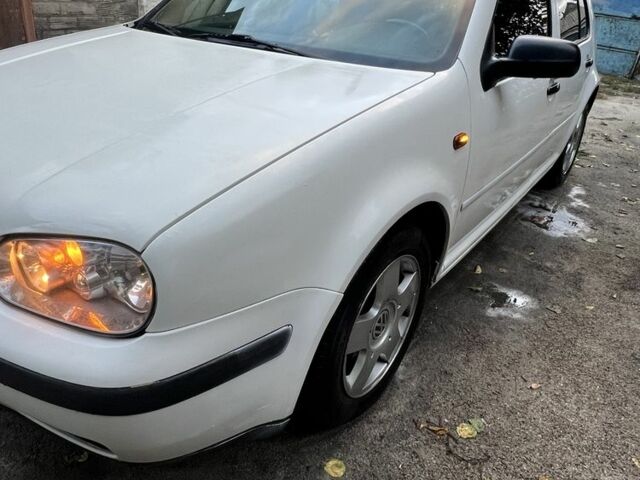 Белый Фольксваген Гольф, объемом двигателя 1.6 л и пробегом 301 тыс. км за 3500 $, фото 10 на Automoto.ua