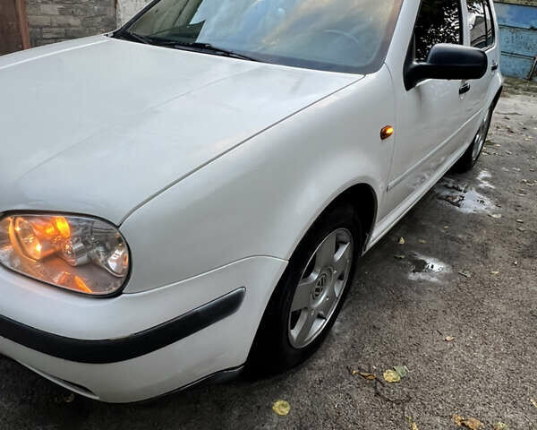 Фольксваген Гольф 1998 в Петропавловке на Automoto.ua Белый Фольксваген Гольф, объемом двигателя 1.59 л и пробегом 300 тыс. км за 4500 $, фото 26 на Automoto.ua