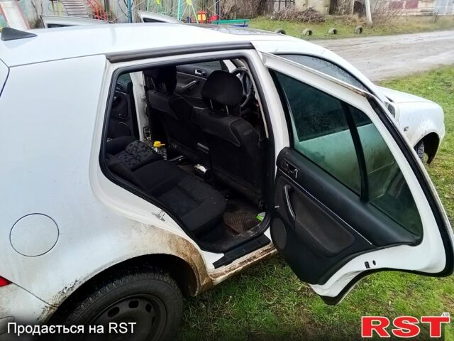 Белый Фольксваген Гольф, объемом двигателя 1.4 л и пробегом 405 тыс. км за 2650 $, фото 7 на Automoto.ua