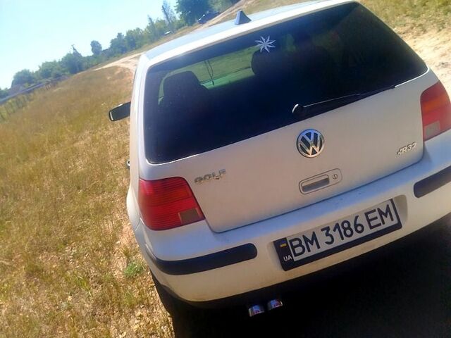 Белый Фольксваген Гольф, объемом двигателя 1.4 л и пробегом 352 тыс. км за 3950 $, фото 3 на Automoto.ua