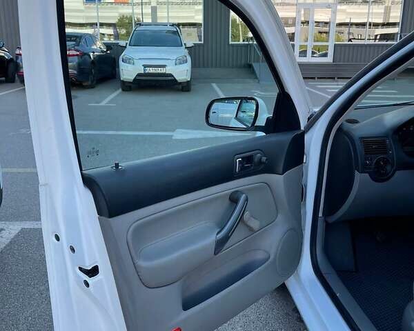 Білий Фольксваген Гольф, об'ємом двигуна 1.4 л та пробігом 226 тис. км за 4600 $, фото 11 на Automoto.ua