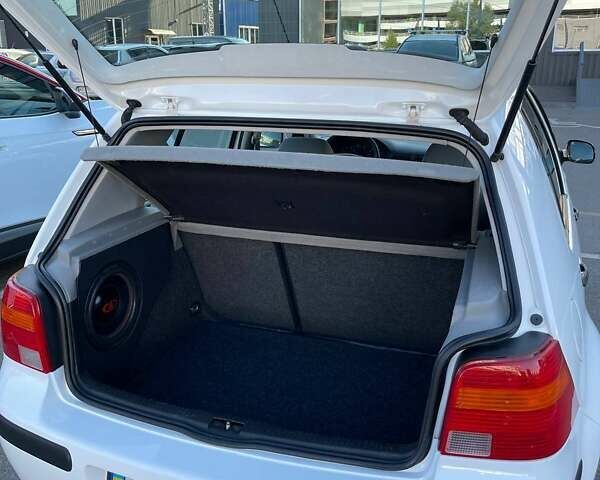 Білий Фольксваген Гольф, об'ємом двигуна 1.4 л та пробігом 226 тис. км за 4600 $, фото 2 на Automoto.ua