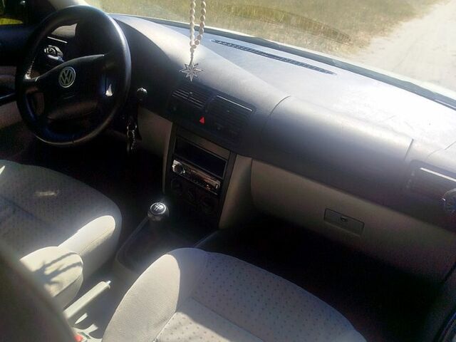 Белый Фольксваген Гольф, объемом двигателя 1.4 л и пробегом 352 тыс. км за 3950 $, фото 5 на Automoto.ua