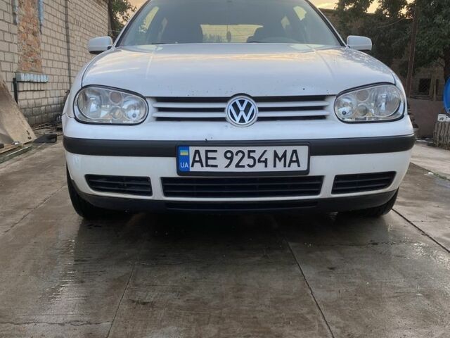 Білий Фольксваген Гольф, об'ємом двигуна 1.4 л та пробігом 326 тис. км за 3100 $, фото 5 на Automoto.ua
