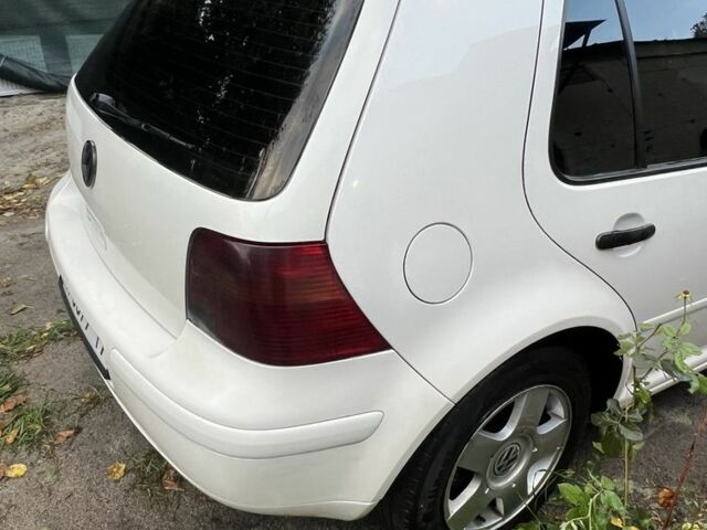 Белый Фольксваген Гольф, объемом двигателя 1.6 л и пробегом 301 тыс. км за 3500 $, фото 18 на Automoto.ua