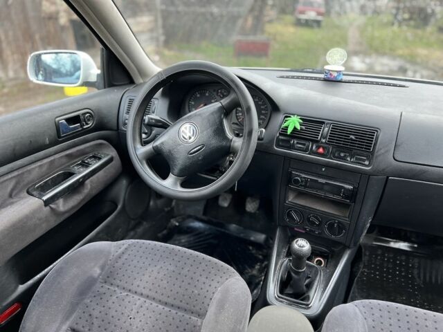 Белый Фольксваген Гольф, объемом двигателя 1.9 л и пробегом 300 тыс. км за 1250 $, фото 3 на Automoto.ua