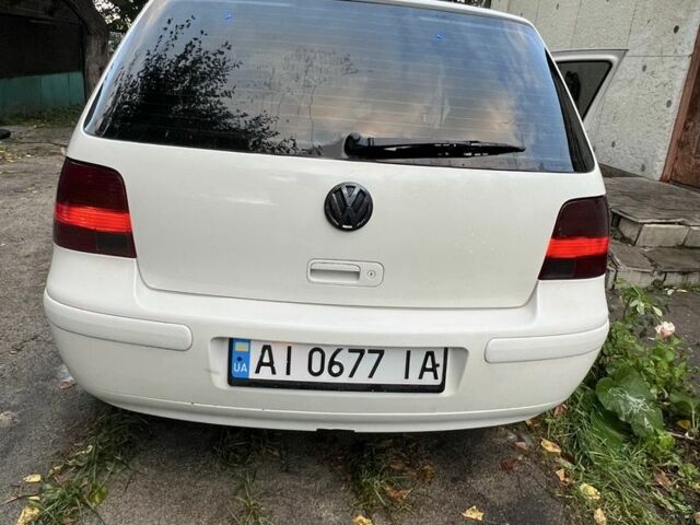 Белый Фольксваген Гольф, объемом двигателя 1.6 л и пробегом 301 тыс. км за 3500 $, фото 3 на Automoto.ua