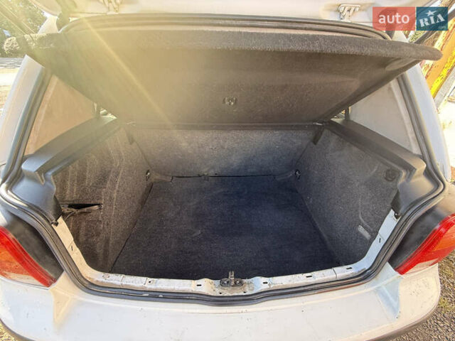 Белый Фольксваген Гольф, объемом двигателя 1.6 л и пробегом 263 тыс. км за 3000 $, фото 22 на Automoto.ua