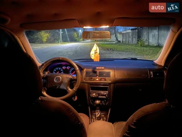 Белый Фольксваген Гольф, объемом двигателя 1.39 л и пробегом 416 тыс. км за 3800 $, фото 7 на Automoto.ua
