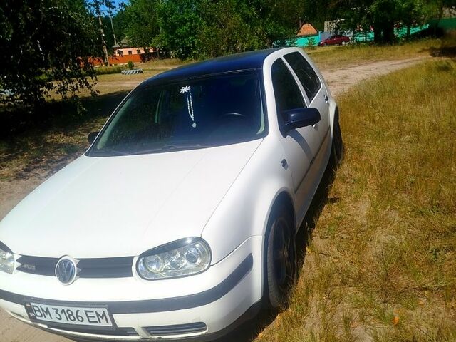 Белый Фольксваген Гольф, объемом двигателя 1.4 л и пробегом 352 тыс. км за 3950 $, фото 1 на Automoto.ua