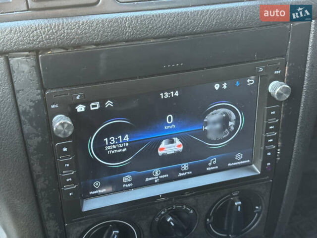 Белый Фольксваген Гольф, объемом двигателя 1.6 л и пробегом 322 тыс. км за 3350 $, фото 12 на Automoto.ua