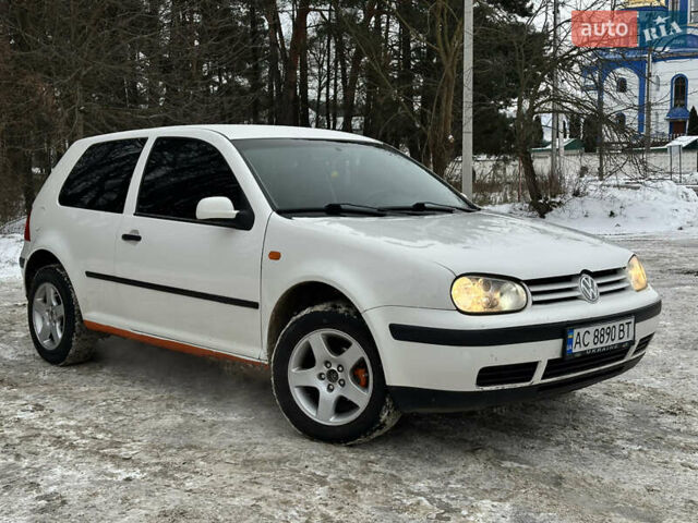 Белый Фольксваген Гольф, объемом двигателя 1.6 л и пробегом 322 тыс. км за 3450 $, фото 3 на Automoto.ua