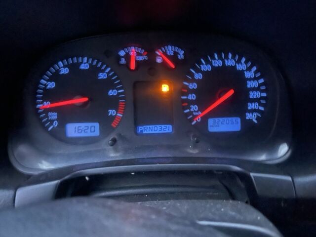 Белый Фольксваген Гольф, объемом двигателя 1.6 л и пробегом 320 тыс. км за 3250 $, фото 13 на Automoto.ua