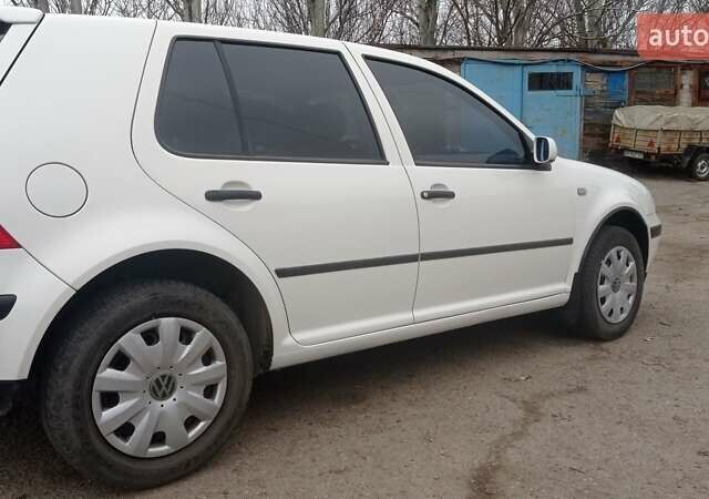 Белый Фольксваген Гольф, объемом двигателя 1.6 л и пробегом 298 тыс. км за 4200 $, фото 4 на Automoto.ua