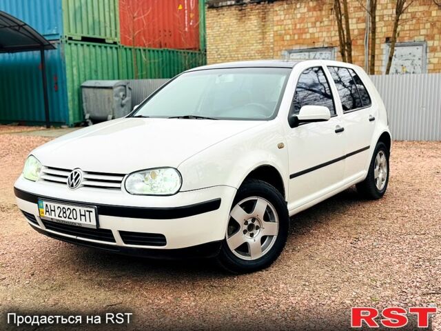 Белый Фольксваген Гольф, объемом двигателя 1.9 л и пробегом 290 тыс. км за 3850 $, фото 4 на Automoto.ua