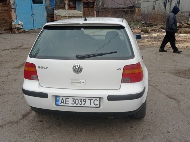 Білий Фольксваген Гольф, об'ємом двигуна 1.6 л та пробігом 298 тис. км за 4200 $, фото 3 на Automoto.ua