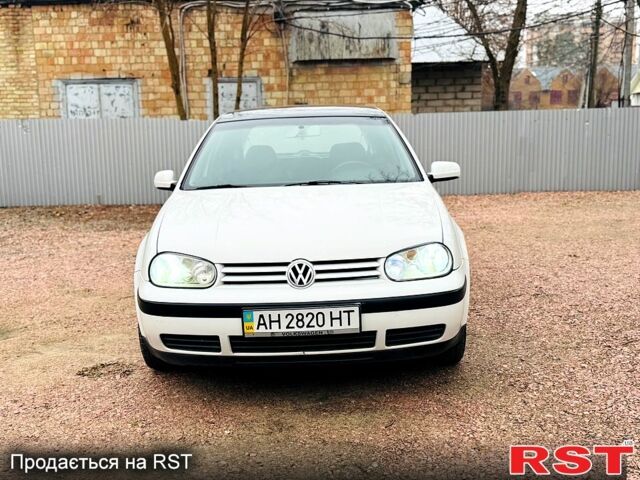 Белый Фольксваген Гольф, объемом двигателя 1.9 л и пробегом 290 тыс. км за 3850 $, фото 11 на Automoto.ua