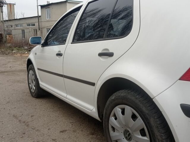 Білий Фольксваген Гольф, об'ємом двигуна 1.6 л та пробігом 298 тис. км за 4200 $, фото 4 на Automoto.ua