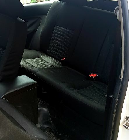 Білий Фольксваген Гольф, об'ємом двигуна 1.4 л та пробігом 300 тис. км за 2650 $, фото 4 на Automoto.ua