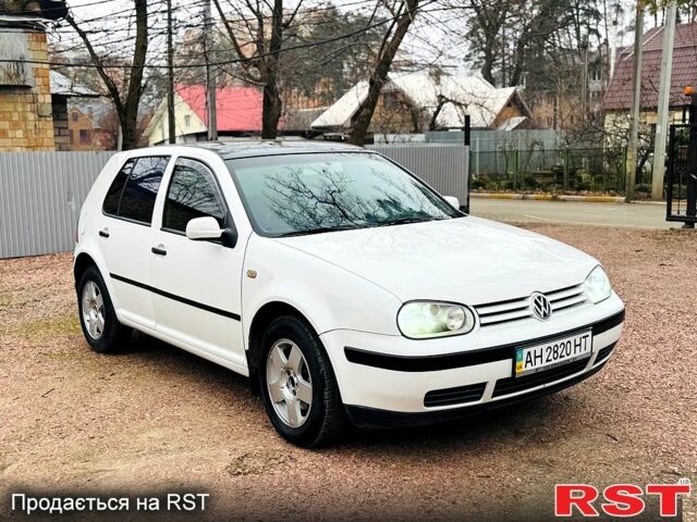 Белый Фольксваген Гольф, объемом двигателя 1.9 л и пробегом 290 тыс. км за 3850 $, фото 3 на Automoto.ua