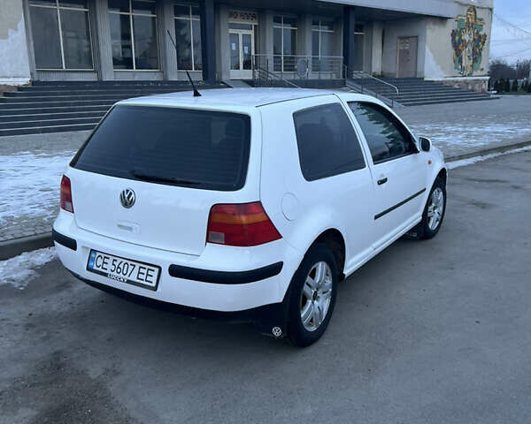 Белый Фольксваген Гольф, объемом двигателя 1.9 л и пробегом 372 тыс. км за 2950 $, фото 2 на Automoto.ua
