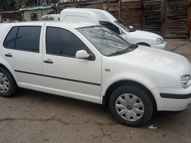 Білий Фольксваген Гольф, об'ємом двигуна 1.6 л та пробігом 298 тис. км за 4200 $, фото 2 на Automoto.ua