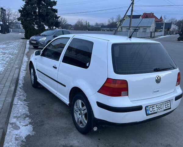 Белый Фольксваген Гольф, объемом двигателя 1.9 л и пробегом 372 тыс. км за 2950 $, фото 3 на Automoto.ua