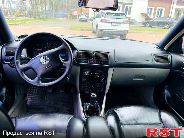 Белый Фольксваген Гольф, объемом двигателя 1.9 л и пробегом 290 тыс. км за 3850 $, фото 1 на Automoto.ua