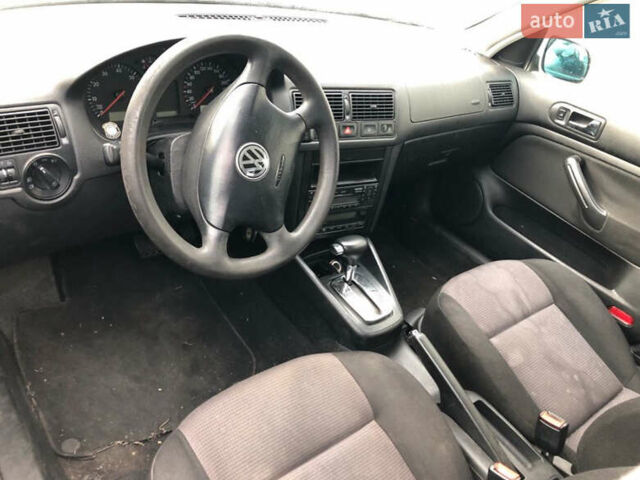 Білий Фольксваген Гольф, об'ємом двигуна 1.6 л та пробігом 200 тис. км за 3650 $, фото 6 на Automoto.ua