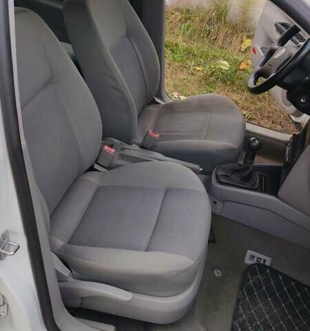 Белый Фольксваген Гольф, объемом двигателя 1.4 л и пробегом 319 тыс. км за 3500 $, фото 9 на Automoto.ua