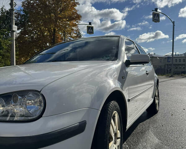Фольксваген Гольф 2001 у Вінниці на Automoto.ua Білий Фольксваген Гольф, об'ємом двигуна 1.6 л та пробігом 220 тис. км за 5200 $, фото 4 на Automoto.ua