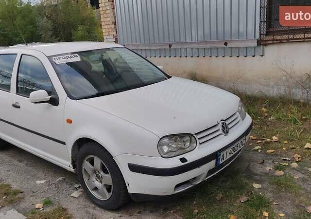 Белый Фольксваген Гольф, объемом двигателя 1.4 л и пробегом 319 тыс. км за 3500 $, фото 2 на Automoto.ua