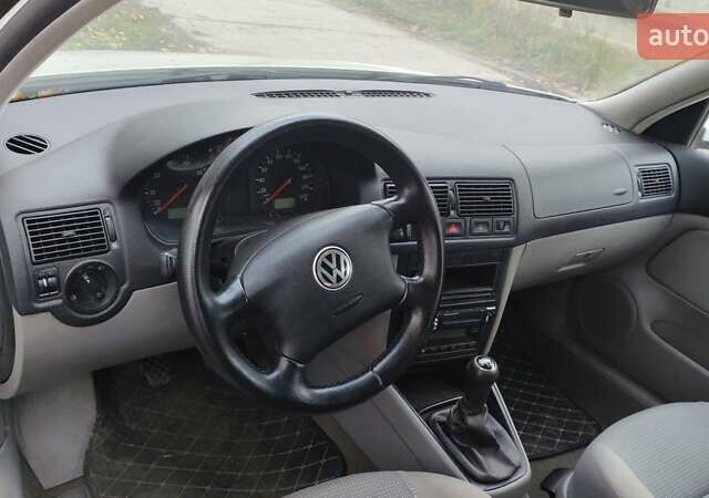 Белый Фольксваген Гольф, объемом двигателя 1.4 л и пробегом 319 тыс. км за 3500 $, фото 5 на Automoto.ua