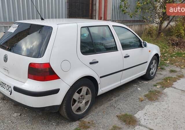 Белый Фольксваген Гольф, объемом двигателя 1.4 л и пробегом 319 тыс. км за 3500 $, фото 3 на Automoto.ua