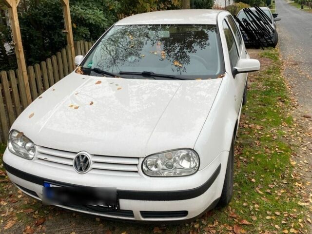 Белый Фольксваген Гольф, объемом двигателя 1.6 л и пробегом 200 тыс. км за 3999 $, фото 6 на Automoto.ua